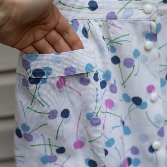 Vintage Rivoli Club Midi Waffle Skirt w Button Front, Cherry Design & Pockets - Picture 3 of 4